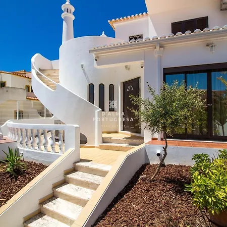 Dalma Dogueno Albufeira
